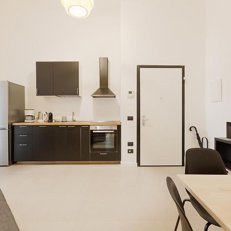 Апартаменты Cozy Corner With Balcony And Private Garage! Милан Экстерьер фото