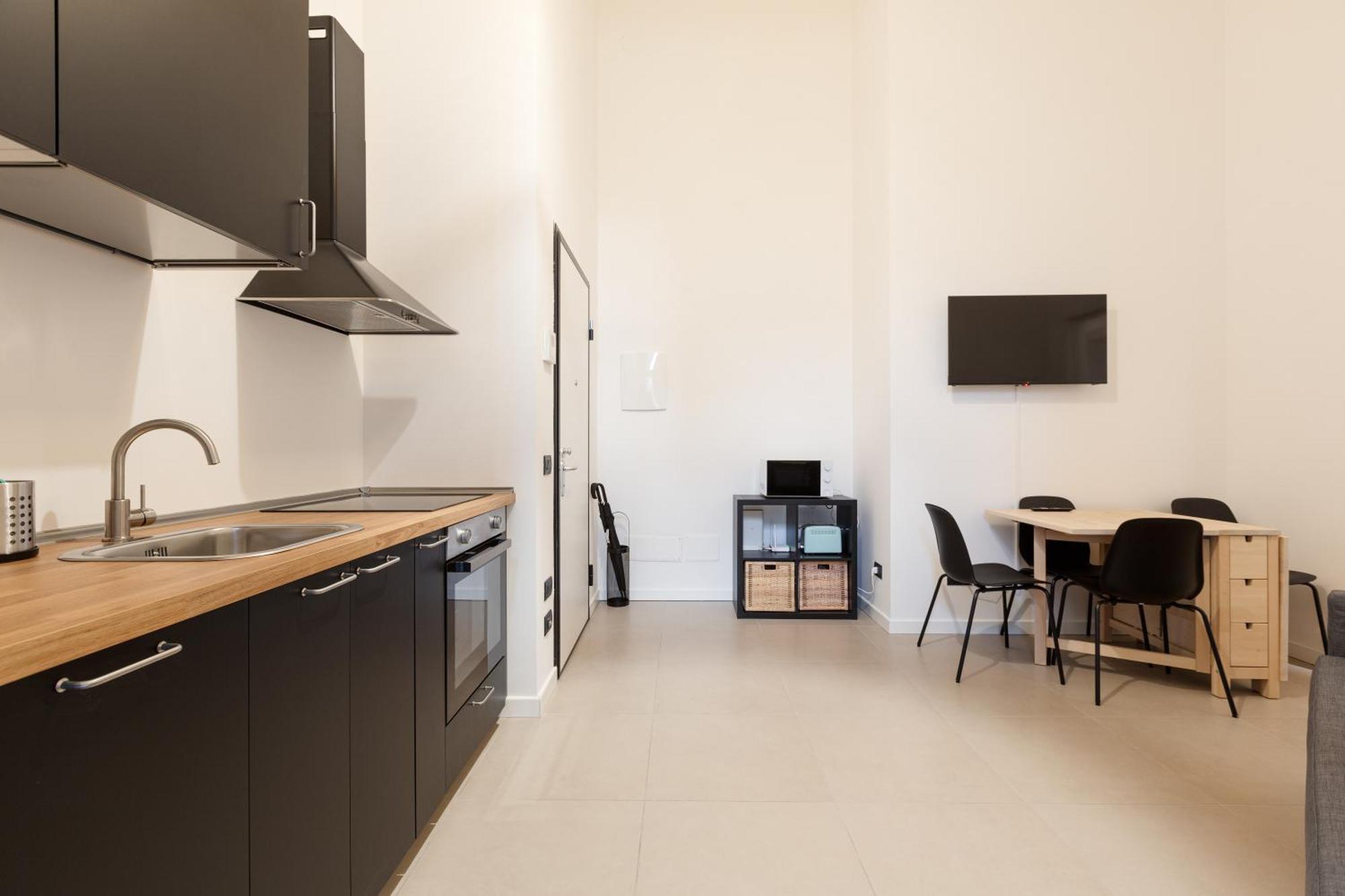 Апартаменты Cozy Corner With Balcony And Private Garage! Милан Экстерьер фото